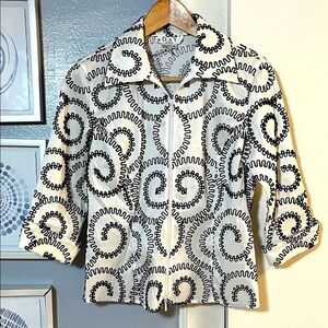 D&Y Evening Black and White Embroidered Swirl Pattern Full Zip Top Size S